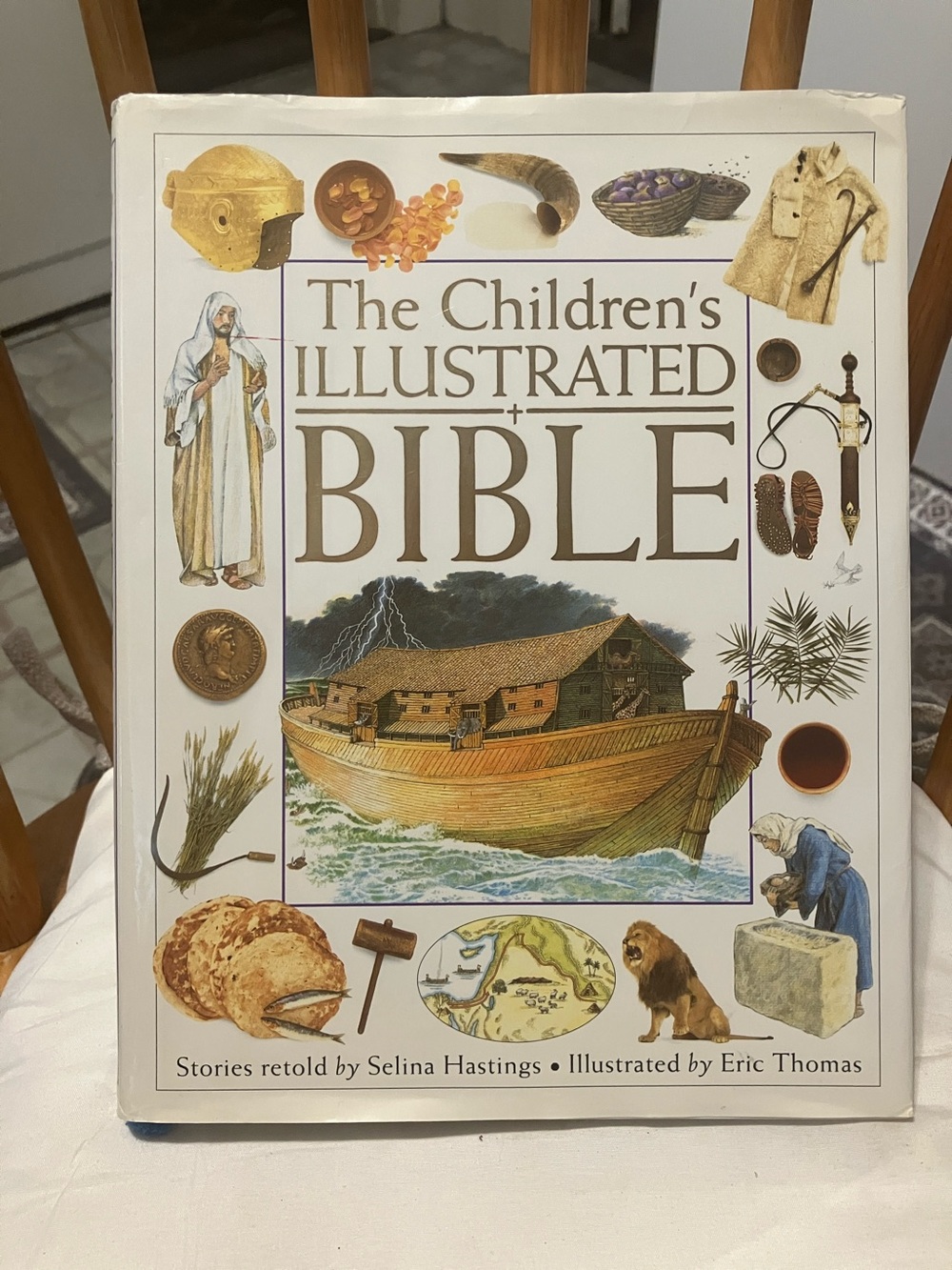 New. Hardcover.  The Children’s Illustrated Bible. Over 300 colorful pages
